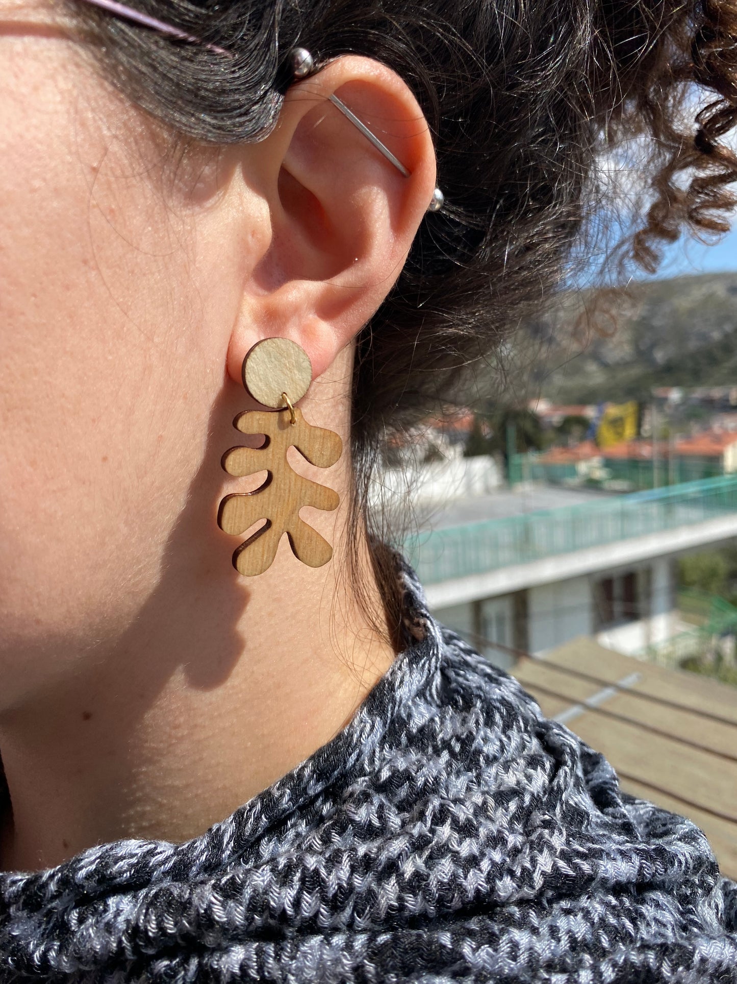 Κρεμαστό σκουλαρίκι “Κοράλι ”