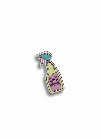 Ξύλινο pin “idiot repellant”