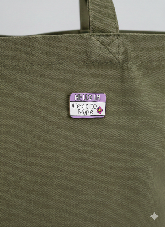 Ξύλινο pin “Allergic to people”