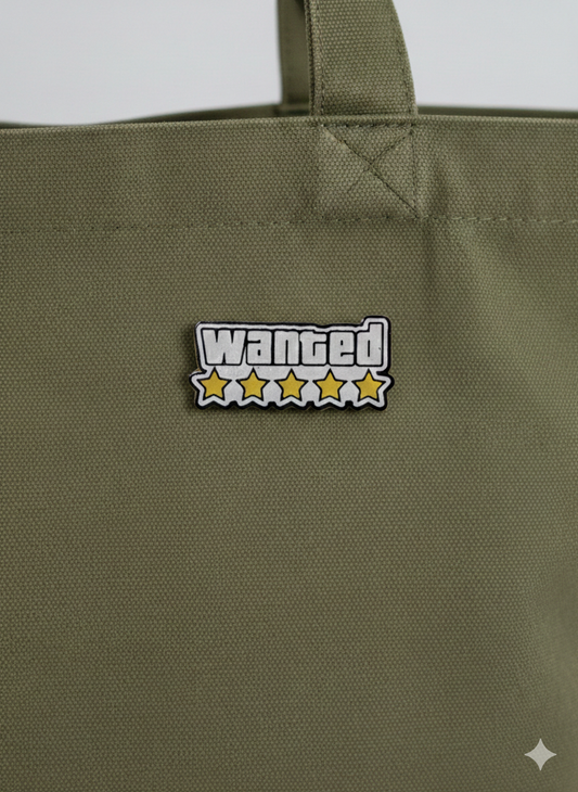 Ξύλινο pin “Wanted”