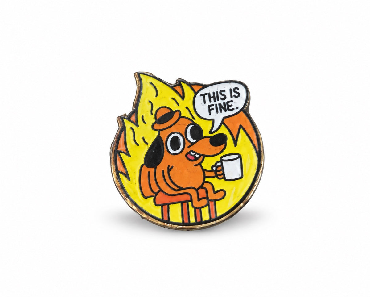 Κοντινή φωτογραφία του This Is Fine pin